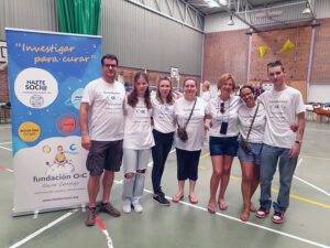 Voluntarios mercadillo solidario en Valdemorillo